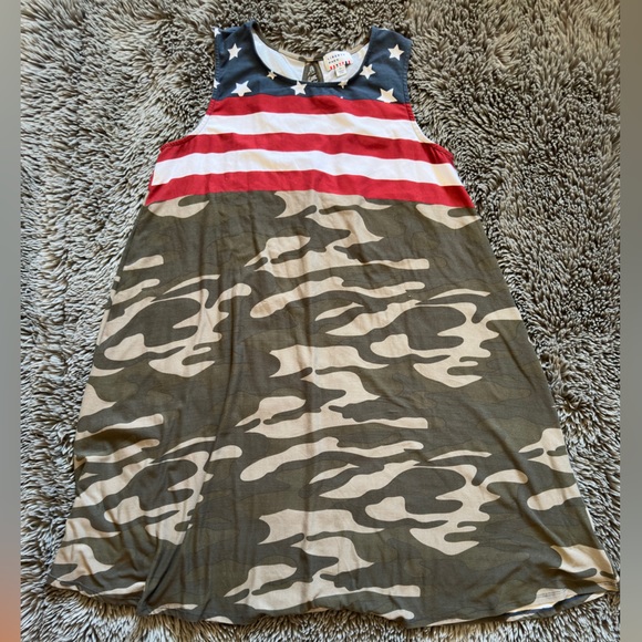 Liberty Park Women’s Camo Red White and Blue Dress Size Medium - Picture 2 of 4
